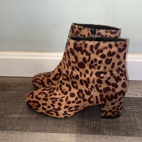 Time And Tru Brown Leopard Cheetah Print Ankle Bootie Boots NWOT - Picture 4 of 13